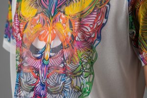 Misteri Sablon Kaos Transparan: Cara Bikin Desain Terlihat Menyatu dengan Kain!