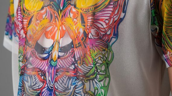 Misteri Sablon Kaos Transparan: Cara Bikin Desain Terlihat Menyatu dengan Kain!