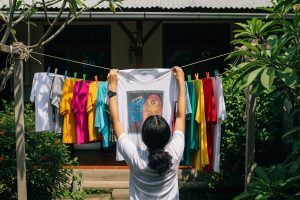 Jangan Salah Cuci! Ini 7 Tips Merawat Kaos Sablon Agar Tetap Awet dan Warnanya Tidak Pudar