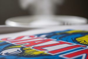 Anti Retak! Ini Tips Jitu Merawat Kaos Sablon Agar Tahan Lama dan Selalu Terlihat Baru