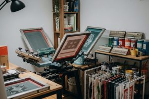 Tak Perlu Jauh! Panduan Cara Pilih Tempat Sablon Kaos Terdekat dengan Kualitas Terbaik