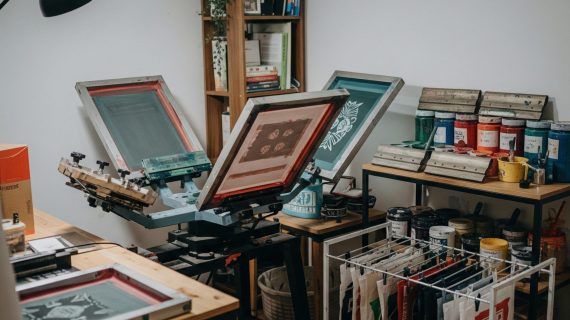 Tak Perlu Jauh! Panduan Cara Pilih Tempat Sablon Kaos Terdekat dengan Kualitas Terbaik