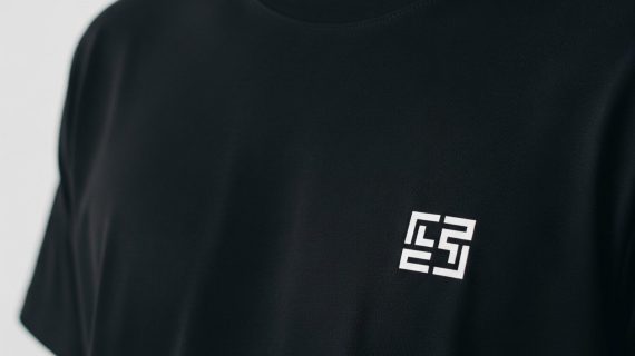 Berapa Biaya Sablon Logo Kaos Satuan? Cek Estimasi Harga untuk Branding Personal Anda