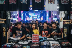 Merchandise Kaos Cepat Laku! 5 Trik Desain dan Strategi Harga Jual Kaos Event Agar Langsung Habis Terjual